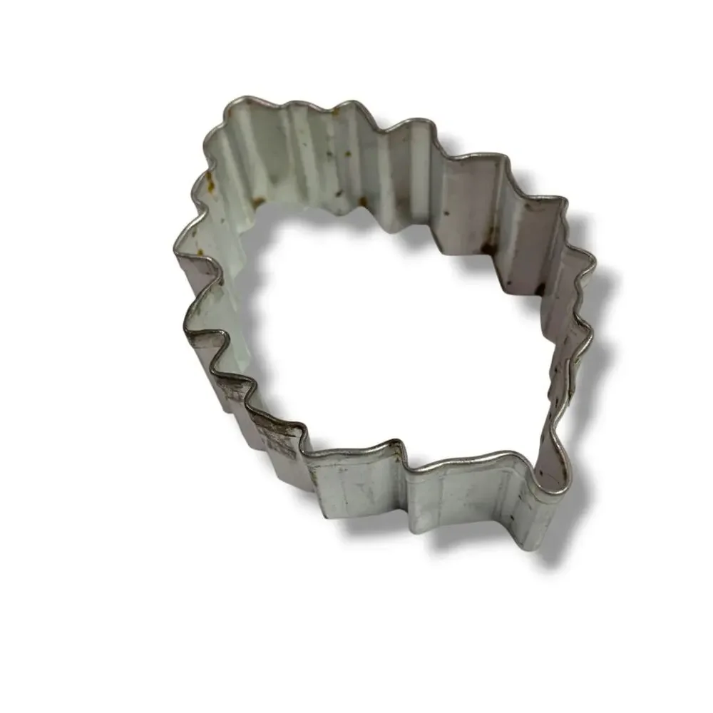 Lot of 7 Pastry Cookie Cutters Crimped Heart Leaf Flower Tin